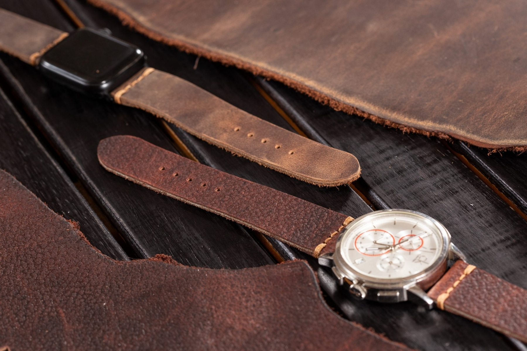 DÂY DA ĐỒNG HỒ BỊ MỐC - NGUYÊN NHÂN VÀ CÁCH XỬ LÝ AN TOÀN - Thành Tâm Watch