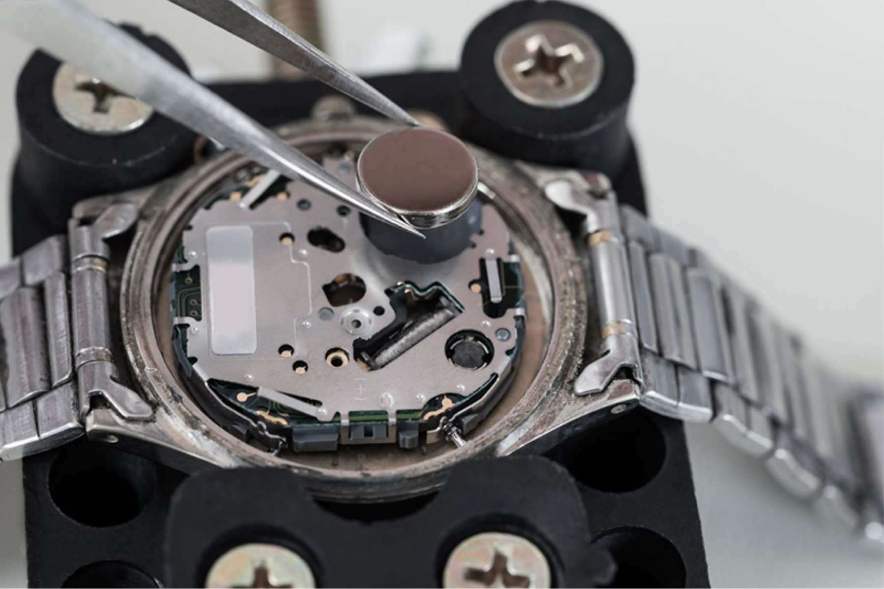 ĐỒNG HỒ CƠ KHÔNG CHẠY - NGUYÊN NHÂN VÀ CÁCH XỬ LÝ PHÙ HỢP - Thành Tâm Watch