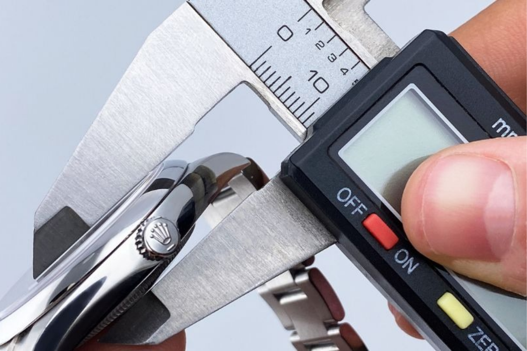 ĐỘ DÀY ĐỒNG HỒ MỎNG HAY DÀY MỚI LÀ LỰA CHỌN ĐÚNG - Thành Tâm Watch