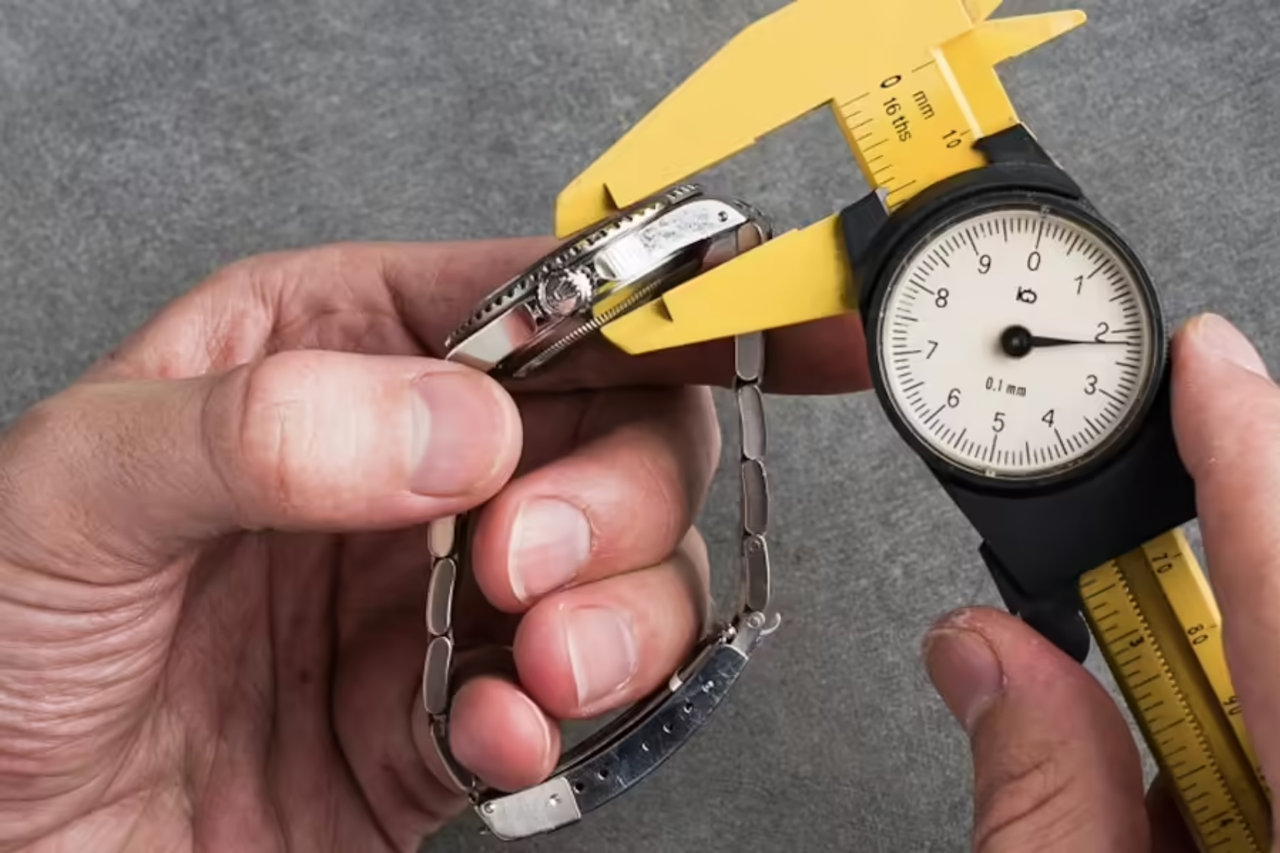 ĐỘ DÀY ĐỒNG HỒ MỎNG HAY DÀY MỚI LÀ LỰA CHỌN ĐÚNG - Thành Tâm Watch