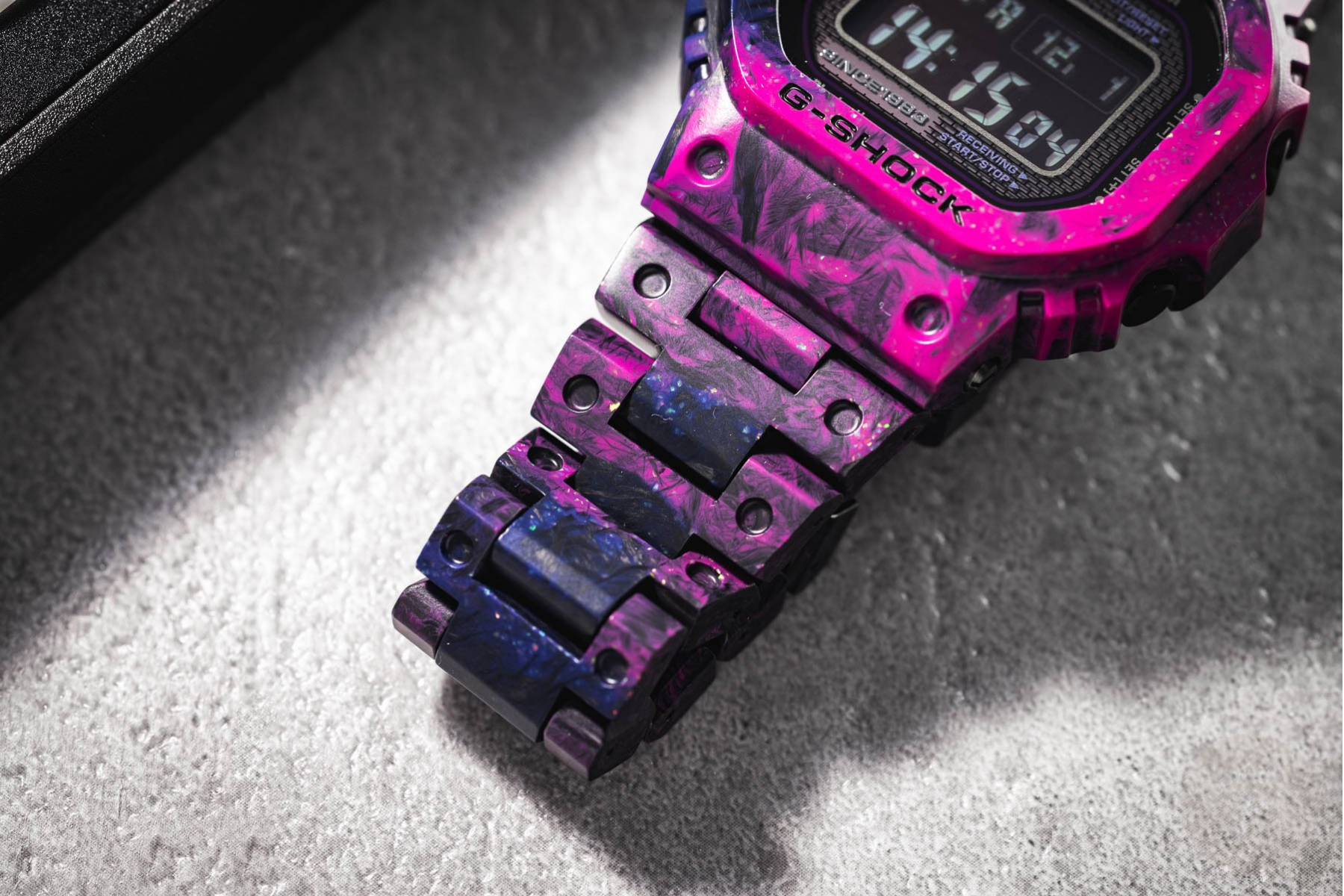 VÌ SAO G-SHOCK BẮT ĐẦU ĐƯA CARBON VÀO NHỮNG MẪU ĐỒNG HỒ CAO CẤP - Thành Tâm Watch